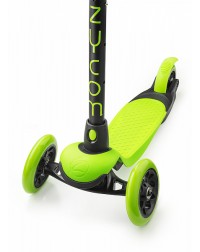 Трехколесный самокат Zycom Zing Mini с легко вынимаемой ручкой (лайм-черный) Трехколесный самокат Zycom Zing Mini с легко вынимаемой ручкой (лайм-черный)